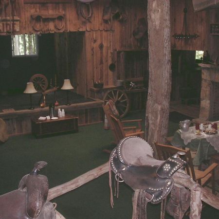 Arrowmont Stables & Cabins Cullowhee Екстер'єр фото