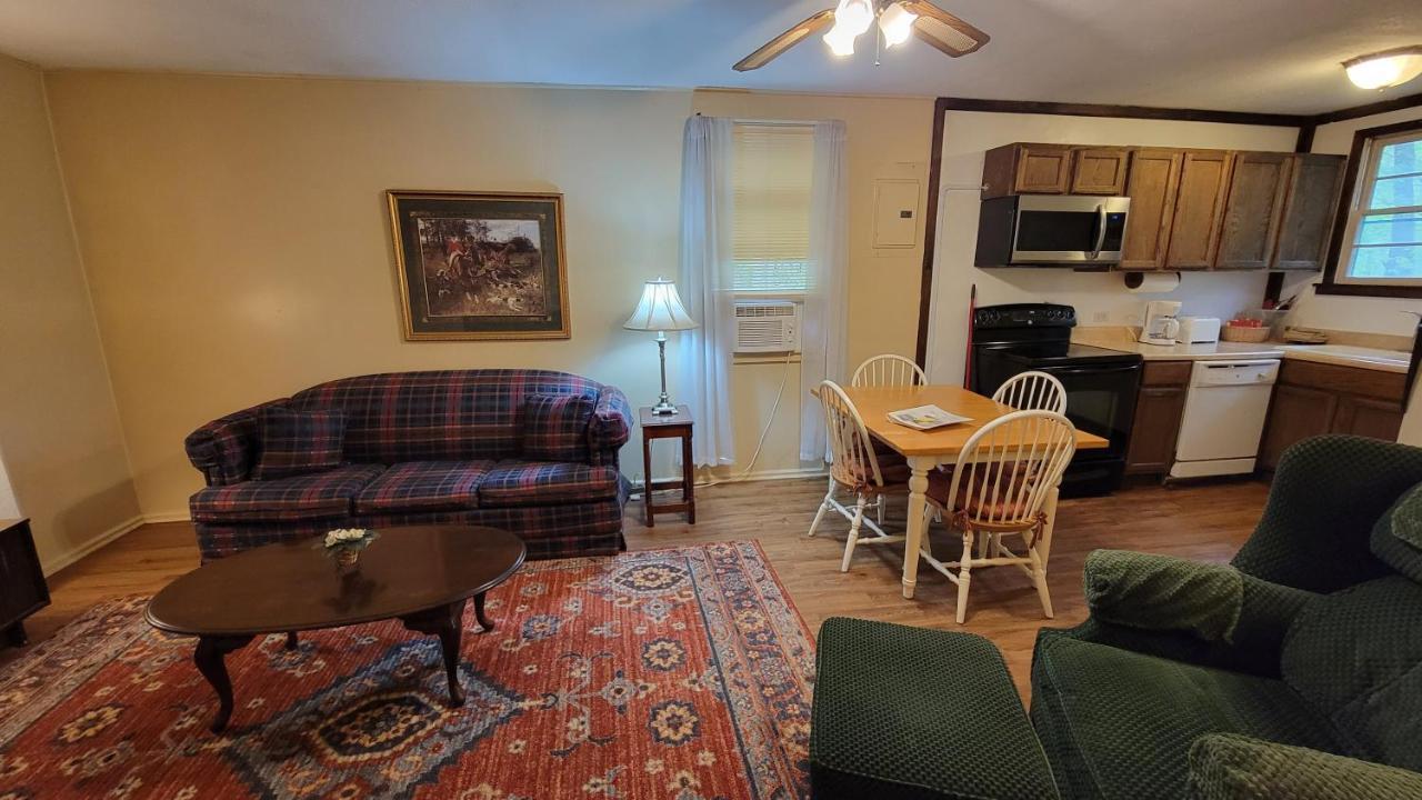 Arrowmont Stables & Cabins Cullowhee Екстер'єр фото