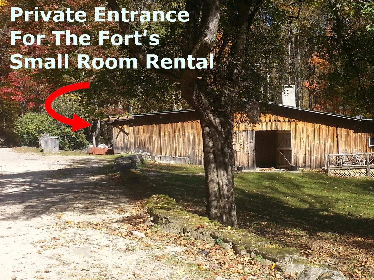 Arrowmont Stables & Cabins Cullowhee Екстер'єр фото