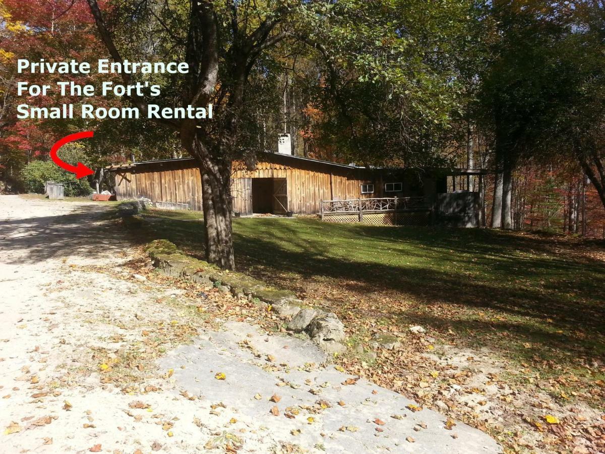 Arrowmont Stables & Cabins Cullowhee Екстер'єр фото